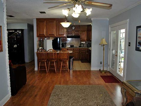 5th image of 401 Belle Chase Dr