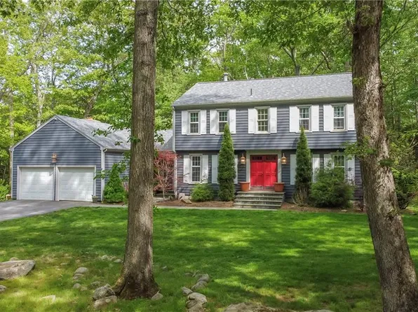 60 Deerfield Dr, East Greenwich, RI 02818