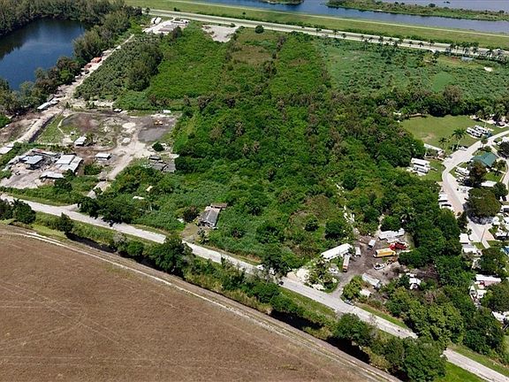 4th image of Corkscrew Blvd