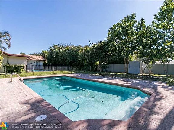 5th image of 10864 NW 8th Ct