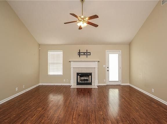 2nd image of 2731 Roscommon Dr Unit 0