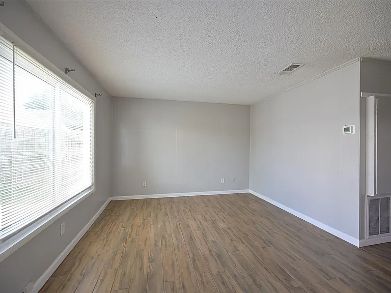 506 N 3rd St #2 — Photo 10