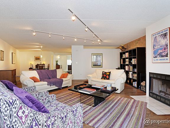 Living Room/Dining Room