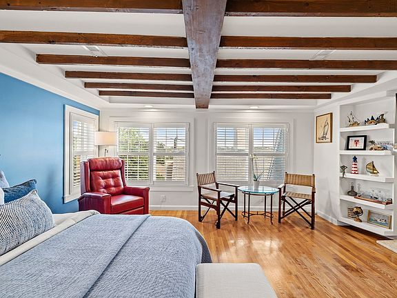 2nd image of 7 Lee St #3