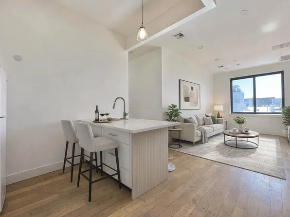 818 Lexington Avenue image 1 of 6