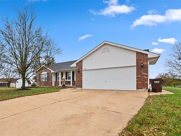 4th image of 1246 Marigold Ct