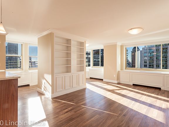 4th image of 30 W 63rd St APT 25J