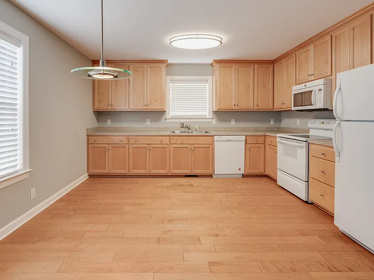 518 Acklen Park Dr — Photo 9