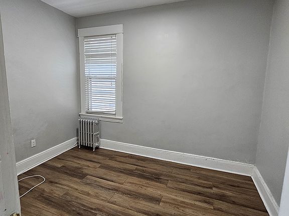 4th image of 82 Winfield Ave #2A