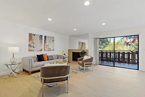 101 2nd St #4 Photo 1