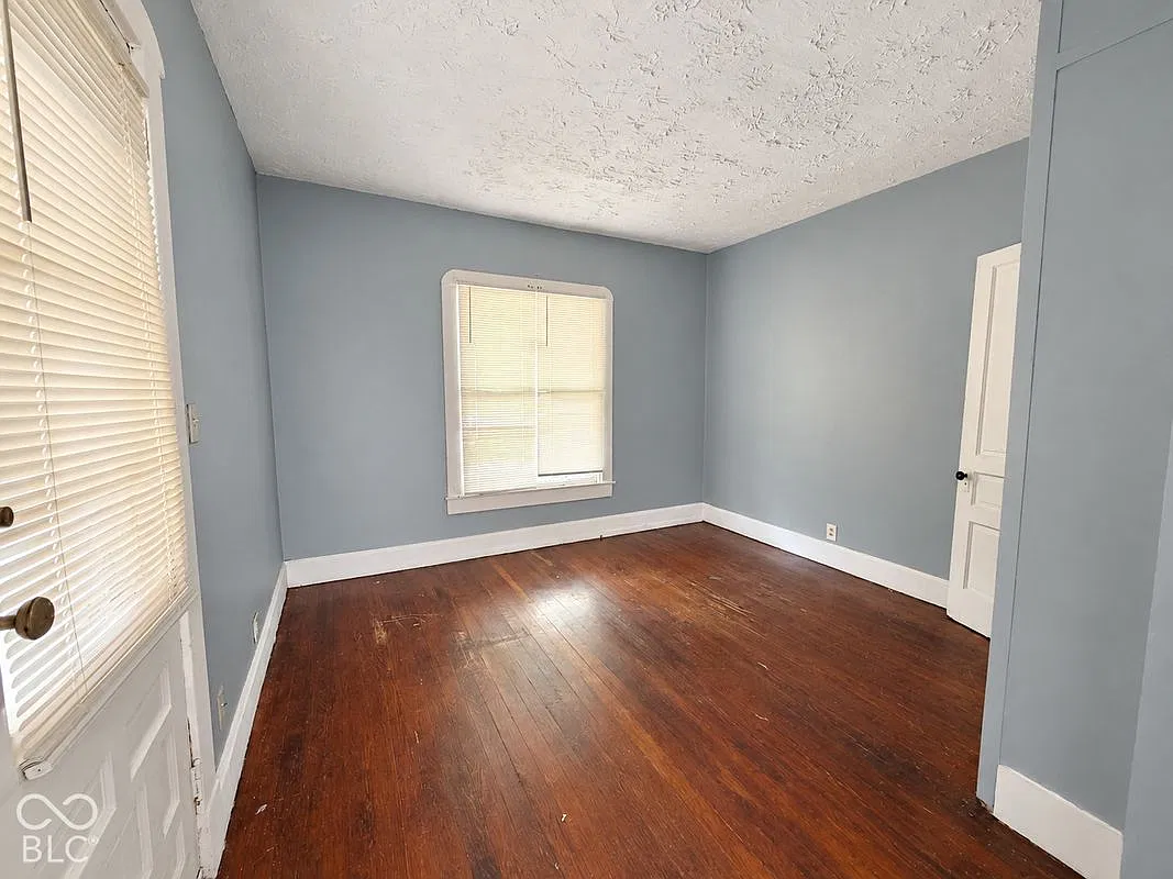 4 bed, 2.0 bath, 2284 sqft, $1,600 — Photo 4