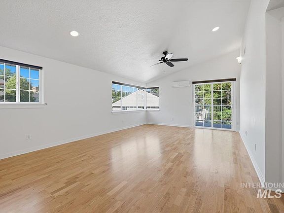 5th image of 307 W Village Ln