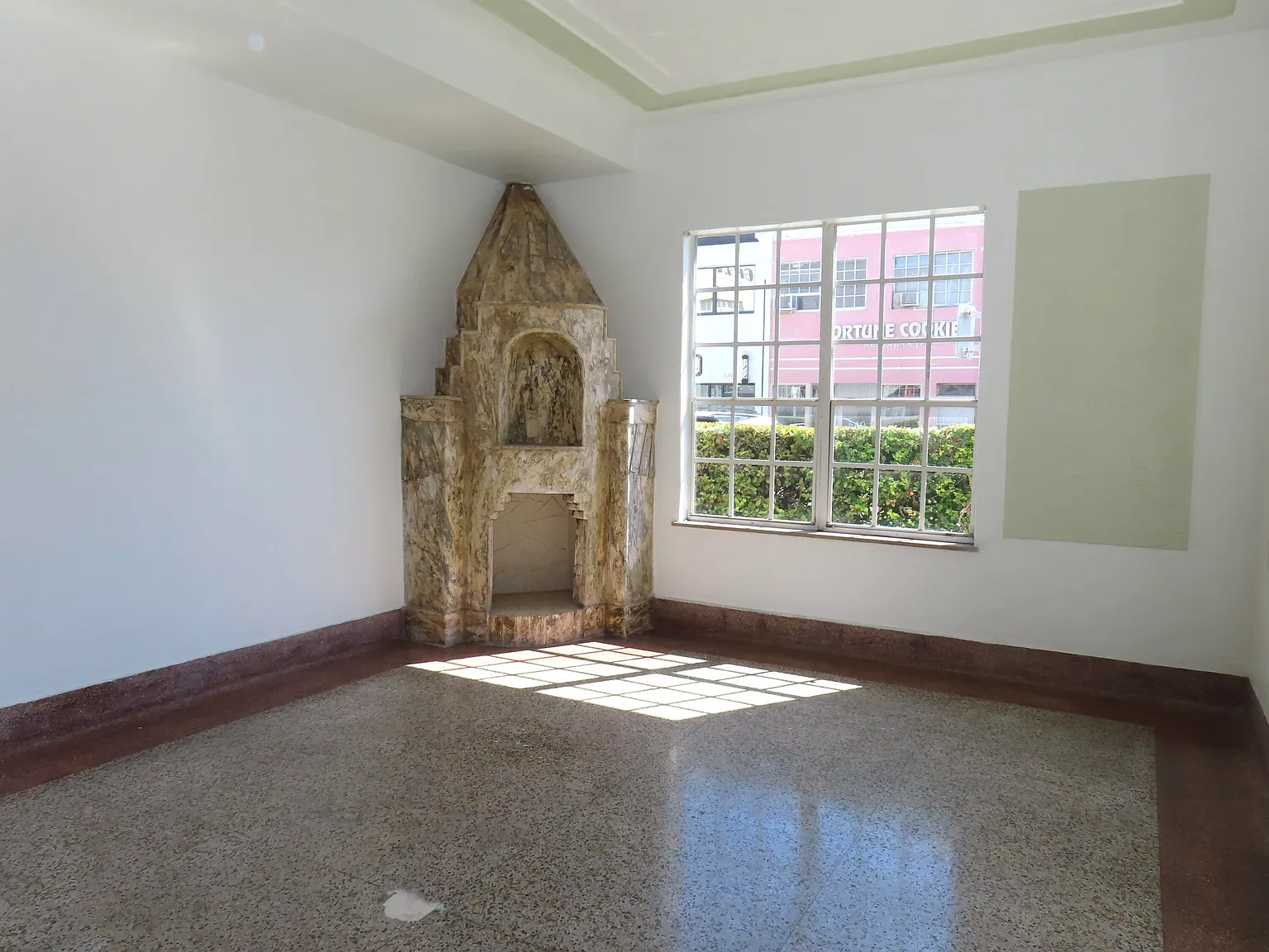 2 bed, 2.0 bath, 610 sqft, $2,550 — Photo 2