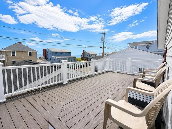 84 Ocean Dr, Seabrook, NH 03874