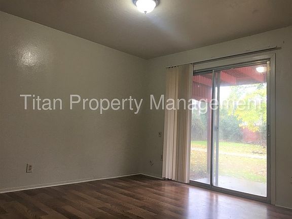 5th image of 5602 Hillsdale Blvd