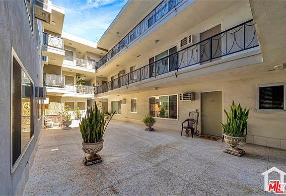 4th image of 1424 N Poinsettia Pl #104