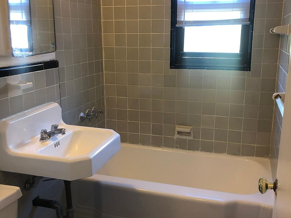 2nd image of 425 Mount Prospect Ave APT 506