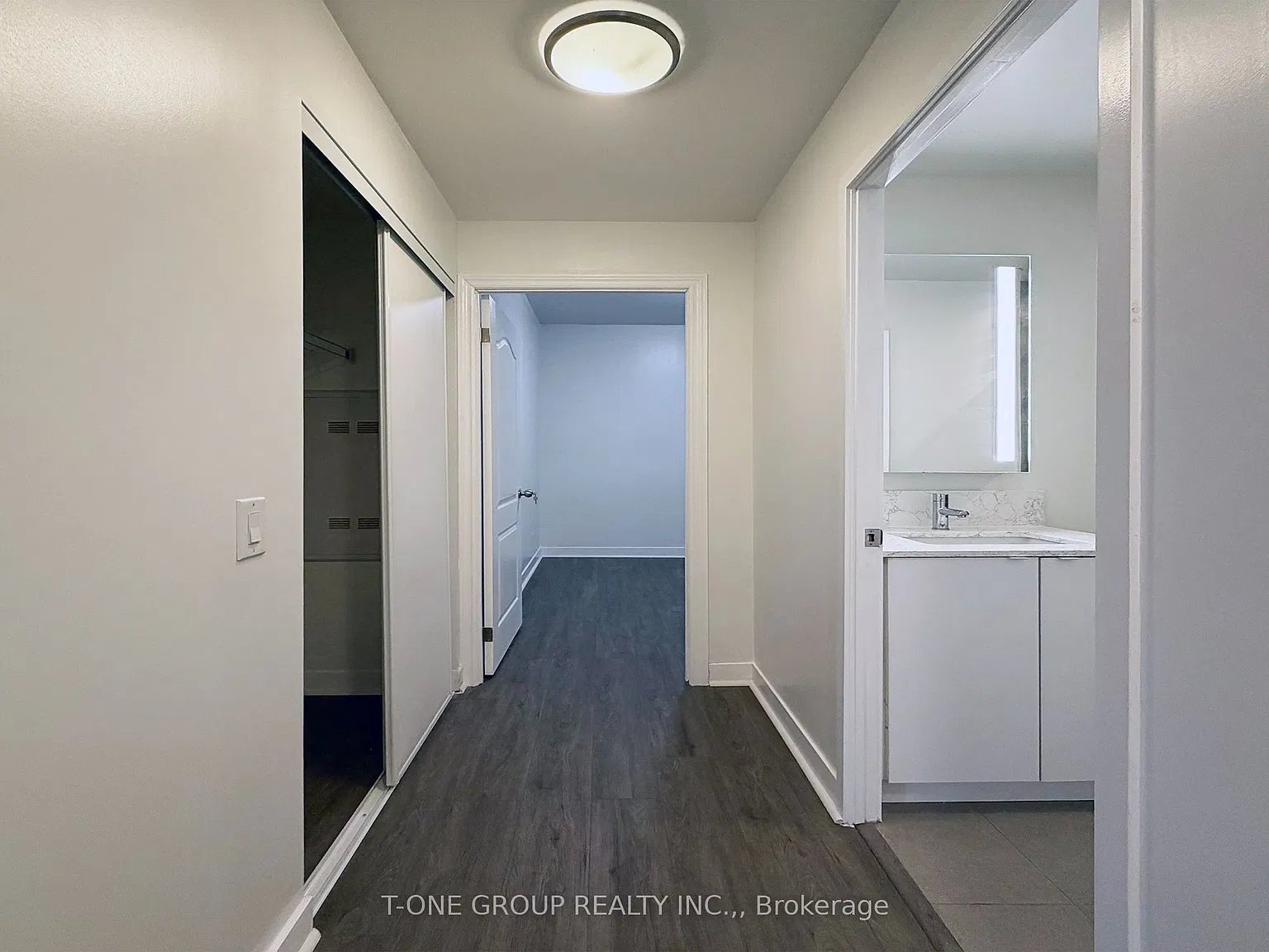 XO Condos — Photo 4