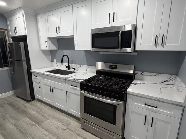 219 E 76th St, Los Angeles, CA 90003