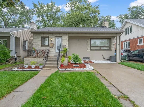 1952 Pillette Rd, Windsor, ON N8T 1P3