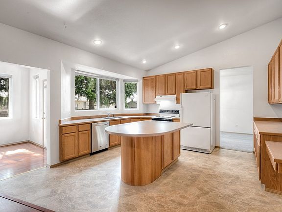 4th image of 21602 43rd Avenue Ct E