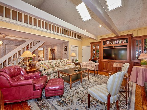 2nd image of 7 Highridge Rd