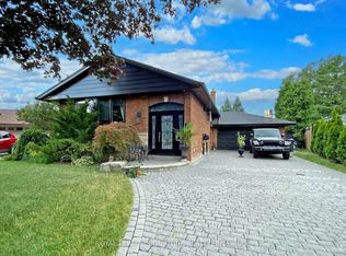 12 Daleside Cres, Toronto, ON M4A2H6