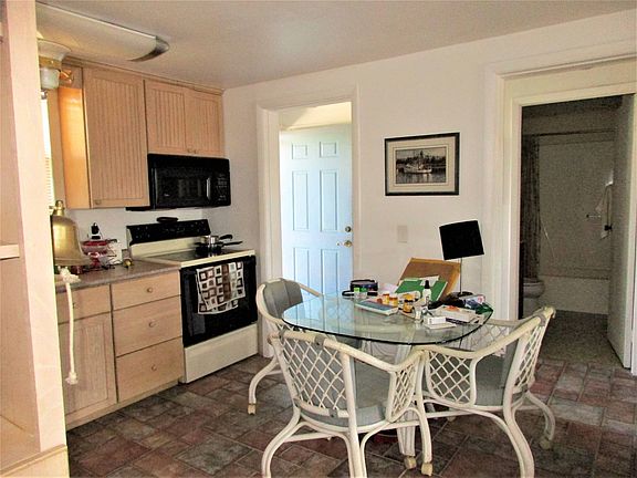4th image of 221 Buckner Ave S #811
