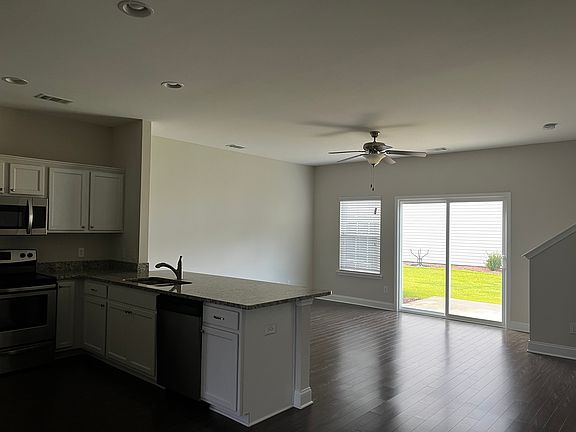 3rd image of 205 Regis Way