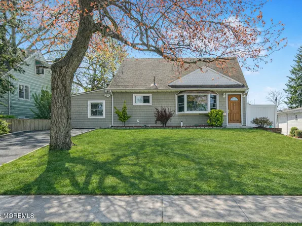 7 Walnut Lane, Parlin, NJ 08859