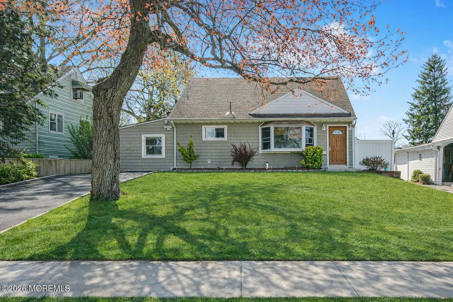 7 Walnut Lane photo 1