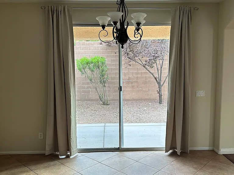 11453 Diveley Ave — Photo 32