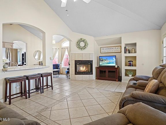 4th image of 4548 Loma Linda Cir