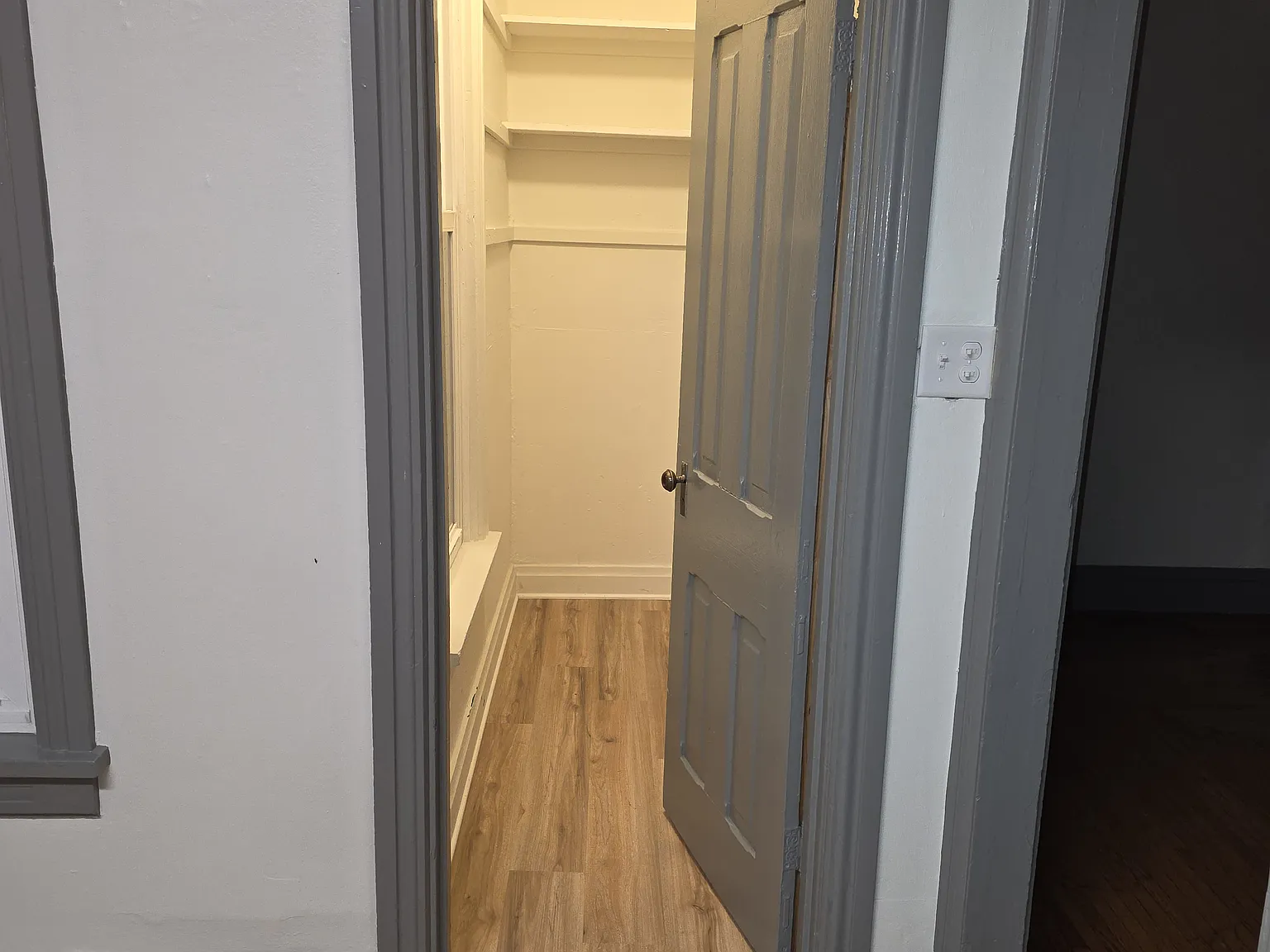 1 bed, 897 sqft, $1,600 — Photo 4