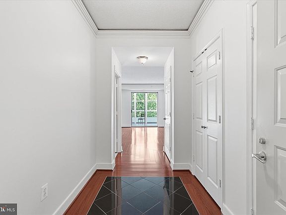 4th image of 19350 Magnolia Grv #201