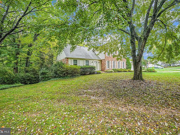 4th image of 4907 Althea Dr