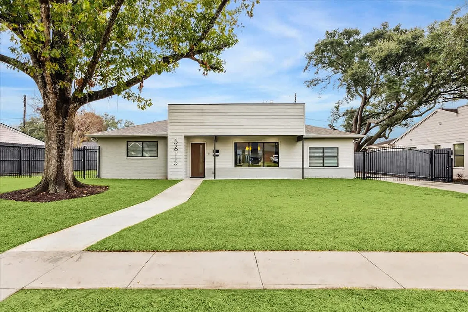 4 bed, 2.0 bath, 1883 sqft, $5,704 — Photo 4