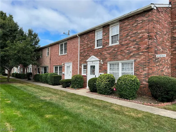 24640 Clareshire Dr #2-F, North Olmsted, OH 44070
