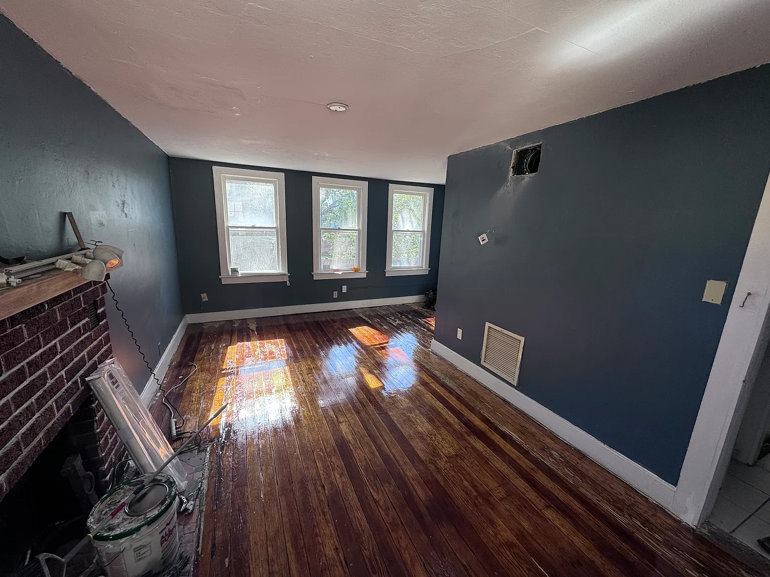 3 bed, $1,600 — Photo 1