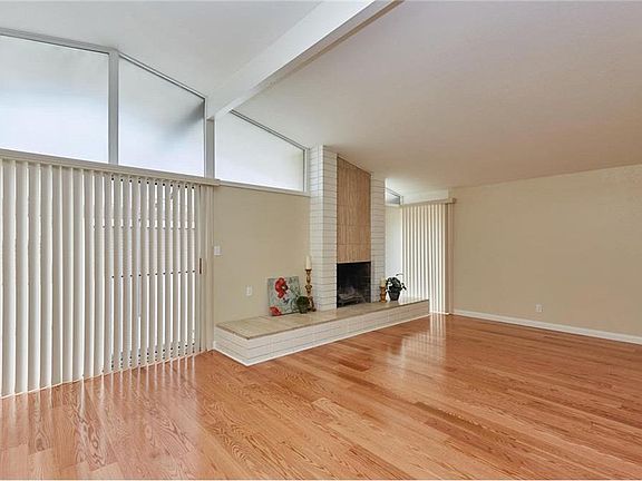5th image of 16517 Brighton Ave
