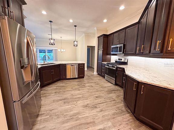 2nd image of 314 JAMESON LOOP