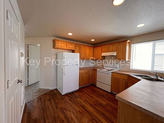 5th image of 5711 NE 135th Ave