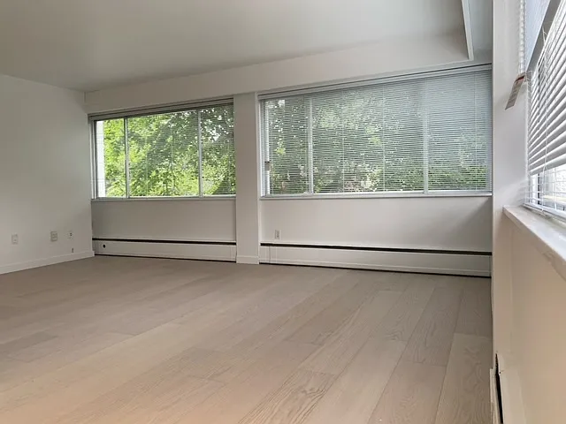 1906 Nelson St #403 — Photo 6