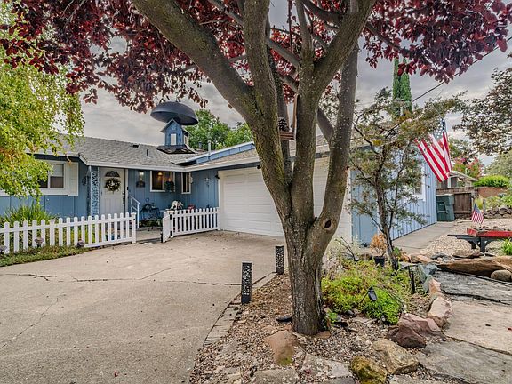 2nd image of 270 Patricia Ln