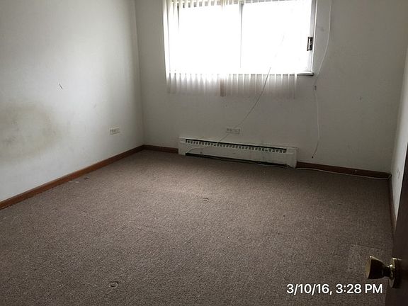 5th image of 18361 Glen Oak Ave APT 1G