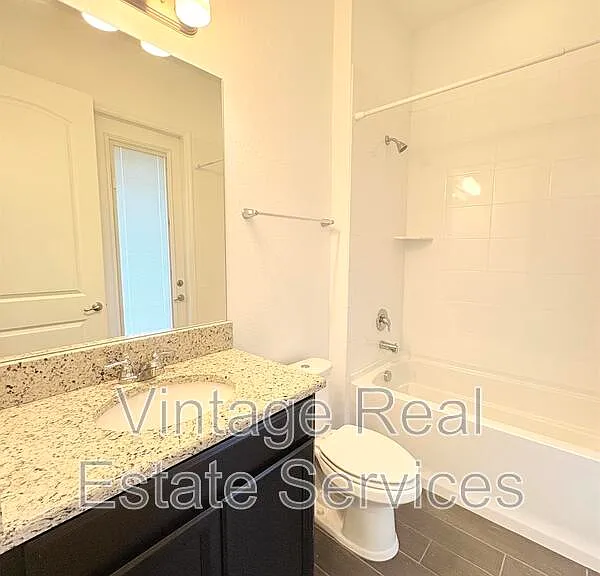 4645 Butler National Dr — Photo 17