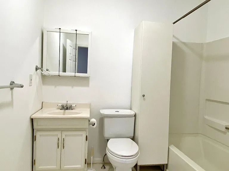 701 Chestnut St #4R — Photo 14