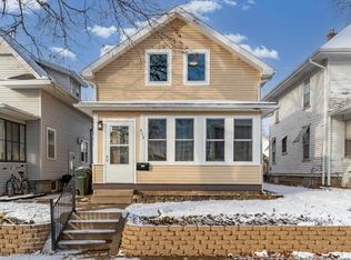 913 Bluff St, Cedar Falls, IA 50613