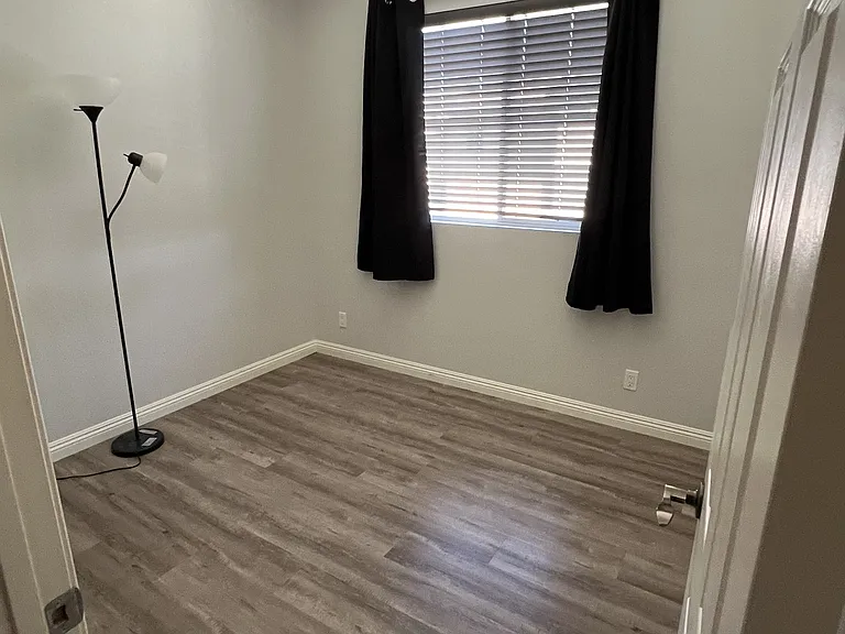 3rd Bedroom - 3rd Floord