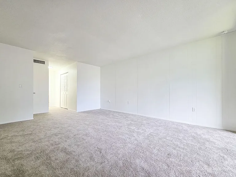 711 SW 75th St #106 — Photo 12